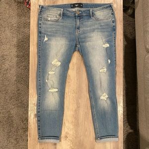 Hollister Crop Jeans 15
